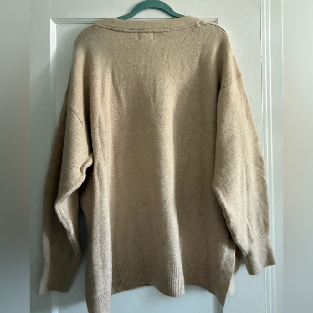 H&M Women's V-Neck Sweater in Light Tan - Picture 6 of 9
